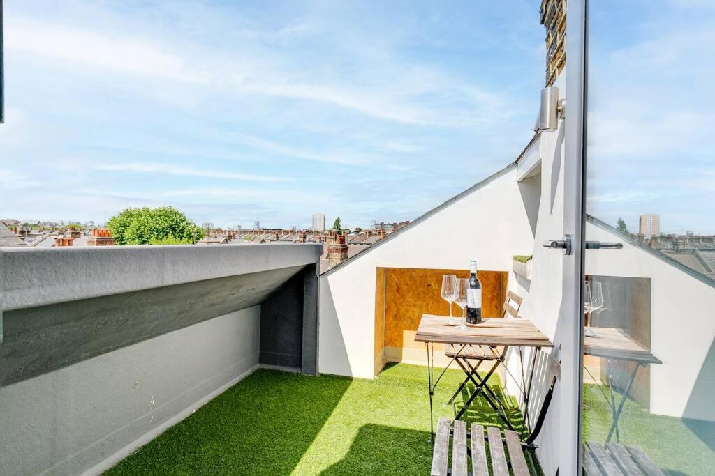Modern 1 Bedroom Flat In Battersea Londyn Zewnętrze zdjęcie